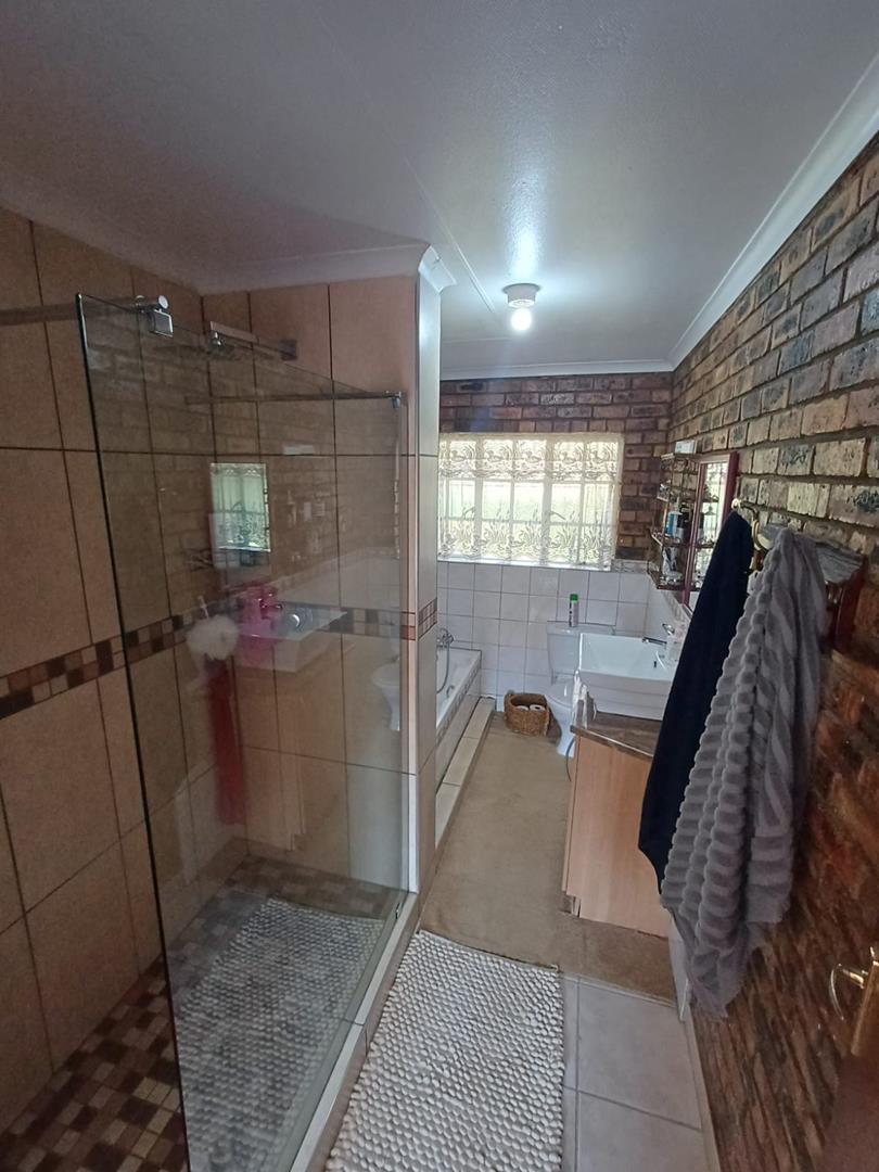 9 Bedroom Property for Sale in Willow Grange Free State